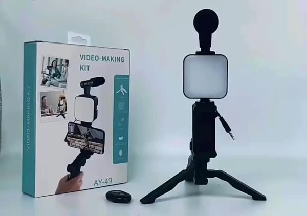 Complete Vlogging Kit – Mic, Light & Tripod Stand